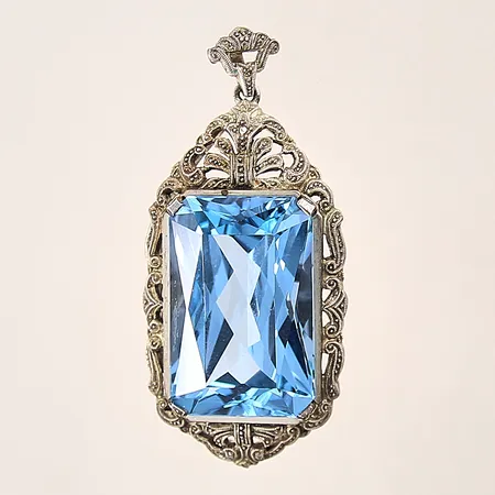 Hänge med syntetisk spinell, Art deco-stil, 55x25mm, silver 830/1000 Vikt: 18,9 g