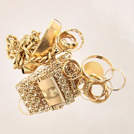 Guldsmycken, med stenar, bucklor, repor, defekta, gravyr, 18K  Vikt: 62,3 g