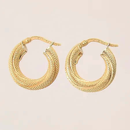 Ett par örhängen med dekor, Ø18mm, 18K  Vikt: 2,8 g