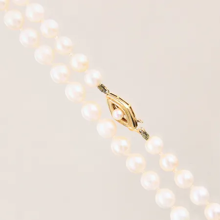 Pärlcollier med odlade sötvattenpärlor, längd 42cm, bredd 6mm, lås i 18K, bruttovikt: 18,1g Vikt: 0 g