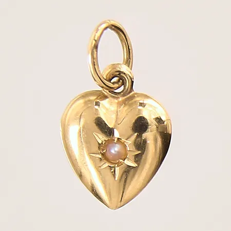 Hänge, hjärta, med orientalisk pärla, 13x8mm, 18K  Vikt: 0,4 g