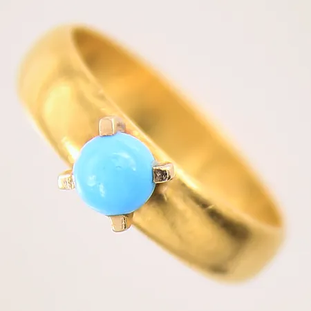 Ring med blå sten, troligen turkos, stl 19, bredd 6mm, repig, gravyr, 23K  Vikt: 6,7 g