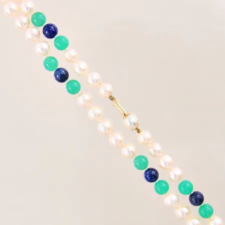 Pärlcollier med odlade pärlor samt aventurin och lapis lazuli, längd 83cm, bredd 7mm, pärlor samt stenar med slitage, lås i 18K, bruttovikt: 55,5g Vikt: 0 g
