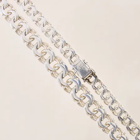Collier doserad Bismarck, längd: 45,5cm, bredd: 8,4-13mm, något skevt lås, silver 925/1000 Vikt: 49,2 g