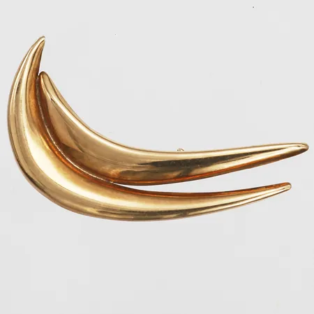 Brosch, höjd: 22 mm, bredd: 42 mm, 14K guld. Vikt: 2,6 g