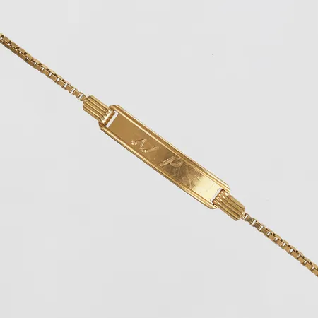 Armband med platta med monogramgravyr, justerbar längd, defekt lås, 18K guld  Vikt: 4,5 g