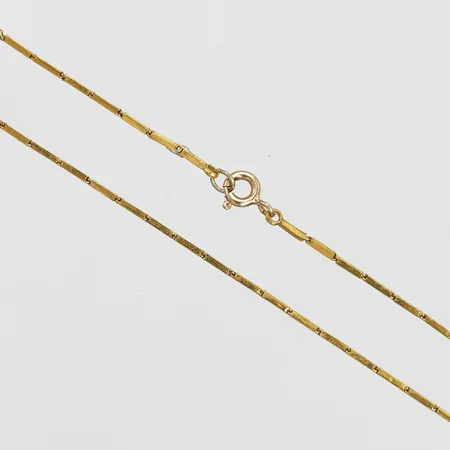 Kedja, längd: 52 cm, bredd: 1 mm, 14K guld. Vikt: 3,7 g