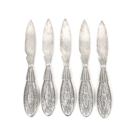 Fem hummerknivar, nysilver, längd ca 14cm, bruksslitage.  Vikt: 0 g