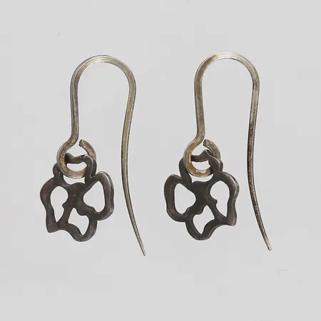 Ett par örhängen, Efva Attling, "Little Eden Earrings", höjd 25mm, bredd 12mm, silver Vikt: 1,7 g