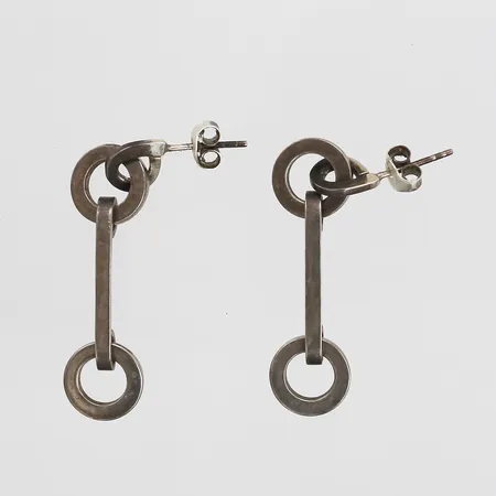 Ett par örhängen,  Efva Attling, "Ring Chain", längd 36mm, bredd 10mm, silver Vikt: 5,4 g