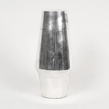 Shaker, höjd ca 22cm, årtal 1960, Cavalett Jörgen Dock Silversmedja, gravyr, repig, bucklig, silver Vikt: 457,8 g