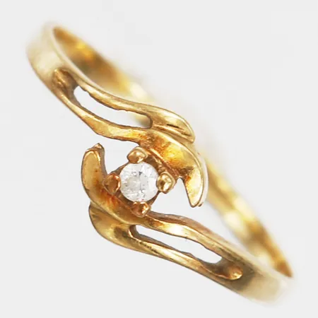 Ring med diamant 1xca0,03ct, stl 16¾, 18K  Vikt: 1,2 g