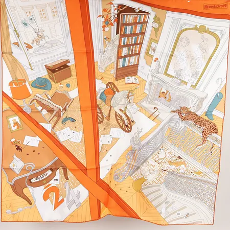 Scarf, Hermès, Carré 90, "Hermès scope - Mystère au 24", design Jonathan Burton, mått 90 x 90cm, 100% siden, nyskick med tag, kvitto, originalkartong samt påse. Nypris 6100:-.