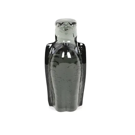 Figurin, Falk, World Wildlife Fund 1975, limited to an edition of eight thousand, Paul Hoff, Kosta Sweden, glas, höjd 16cm. Skickas med paket.