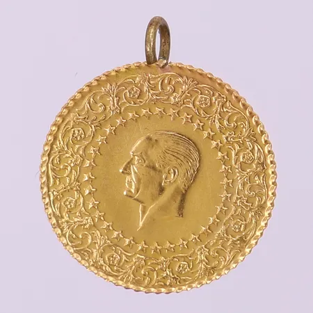 Hänge Ataturk, Ø18mm, ögla ej i guld, 22K.  Vikt: 1,8 g