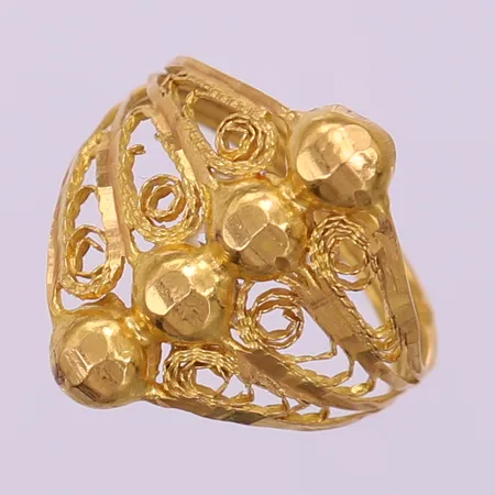 Ring, stl: 16, bredd 2,5-19mm, 21K.  Vikt: 1,9 g