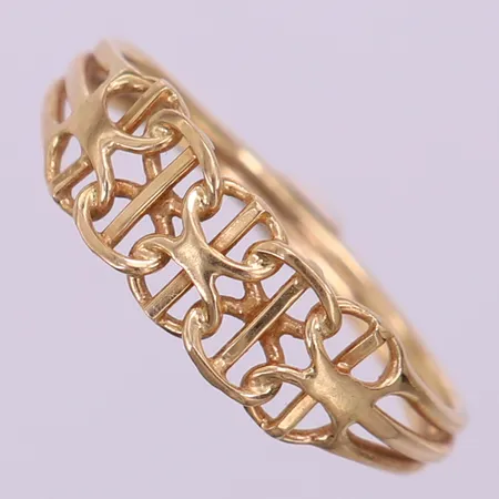 Ring med X-länk, stl: 19¼, bredd 2-6mm, 14K.  Vikt: 2 g