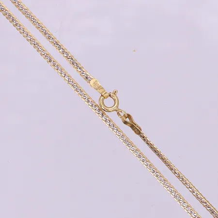 Kedja platt pansar, längd 44,5cm, bredd 2mm, vit/gult guld 18K.  Vikt: 4,5 g