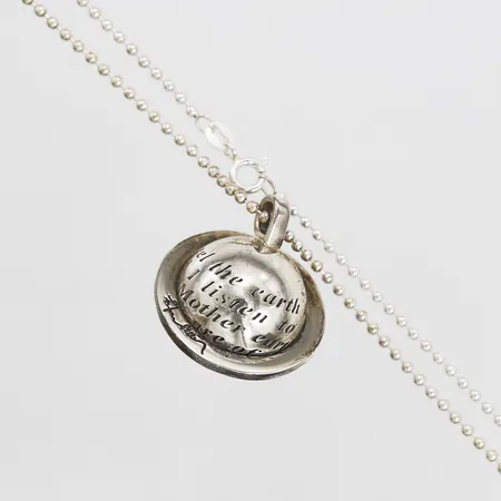 Collier, Efva Attling, "Mother Earth Pendant", kullänk, längd 70cm,höjd på hänge, 25mm, silver  Vikt: 20 g