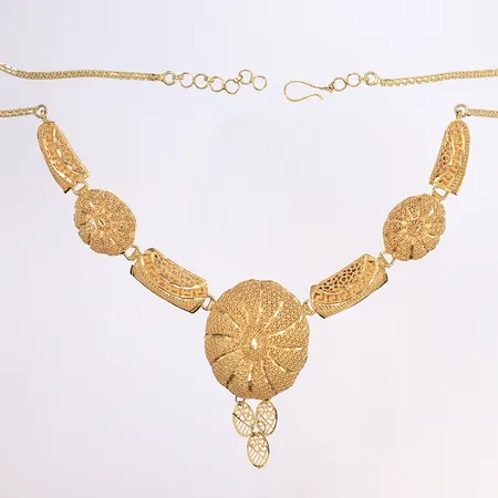 Collier, 43cm, bredd 2-55mm, buckligt, 21K Vikt: 22,8 g