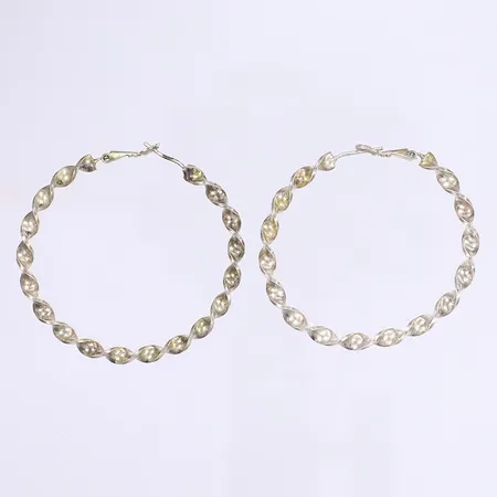 Ett par örhängen, creoler, Ø50mm, bredd 4mm, något ojämna, silver 925/1000 Vikt: 9,6 g