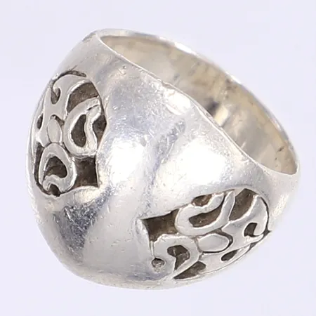 Ring, stl ca 17½, bredd 6-18mm, ojämn skena, silver 925/1000 Vikt: 11,3 g