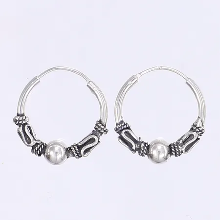 Ett par örhängen, creoler, Ø17mm, bredd 1-4mm, silver 925/1000 Vikt: 2 g