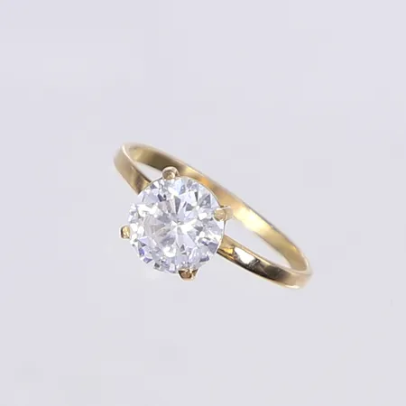 Ring med vit sten, stl 17, bredd 1-7mm, 18K Bruttovikt: 1,9g Vikt: 1,9 g