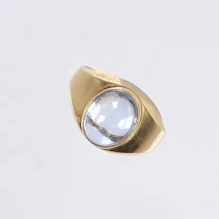 Ring med blå sten, stl 15½, bredd 2-12mm, tillv. Hallbergs, 18K Vikt: 2,5 g