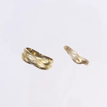 2 ringar defekta, 18K Vikt: 3,9 g