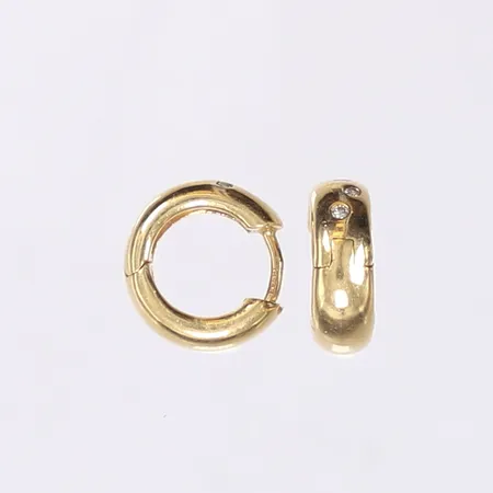 Ett par örhängen creoler med diamanter totalt ca 0,10ctv, Ø13mm, bredd 4,5mm, 18K Vikt: 3,8 g