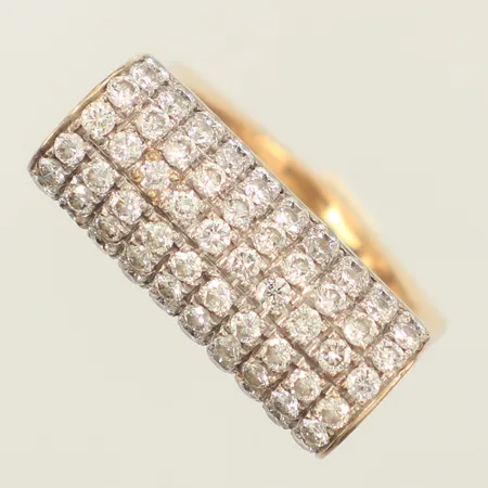 Ring, diamanter 7xca0,02ct, en sten saknas, stl 18½, bredd 2,1-9,2mm, vitguld, behov av omrodiering, 18K  Vikt: 10,3 g