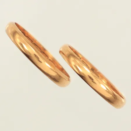 Två ringar, gravyr, 18K Vikt: 5,9 g