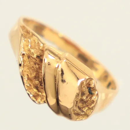 Klackring, stl 14½, bredd 1,9-7,7mm, 18K  Vikt: 2,4 g