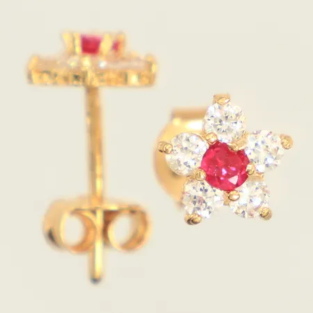 Ett par örhängen, stenar, bredd 6,8mm, 18K  Vikt: 1,2 g