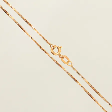Kedja Venezia, längd 45cm, bredd 0,8mm, skev länk, 18K  Vikt: 2,4 g