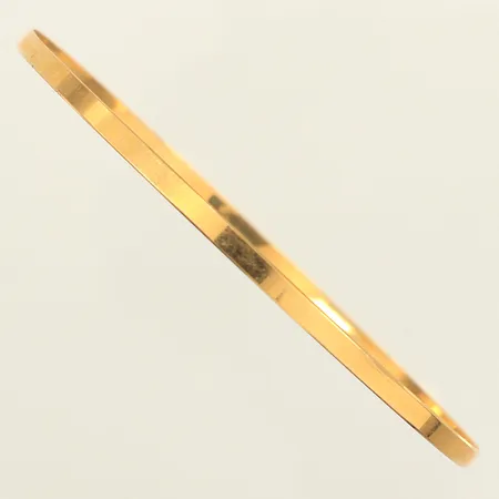 Armring, innermått 20cm, bredd 2,5mm, skev, 18K  Vikt: 3,6 g