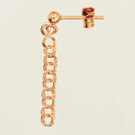 Udda örhänge bismarck, längd 25mm, bredd 3,1mm, 18K  Vikt: 0,5 g
