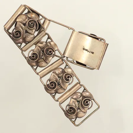 Armband, längd 18,5cm, bredd 27mm, defekt, silver  Vikt: 40,1 g