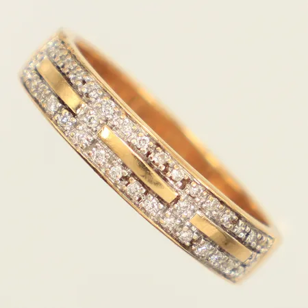 Ring, diamanter 36xca0,005ct, stl 19½, bredd 4,8mm, GHA, 18K Vikt: 5,9 g