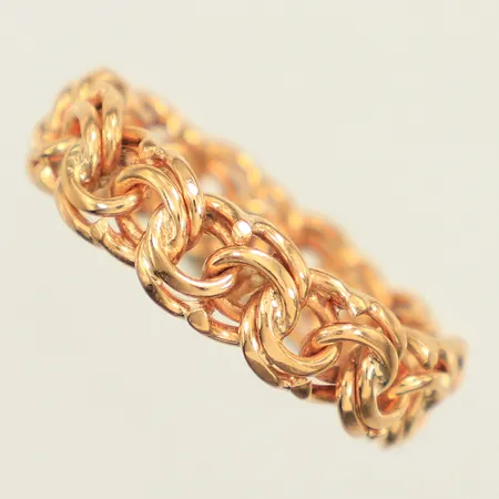 Ring Bismarck, stl 17¾, bredd 6mm, 18K  Vikt: 4,9 g