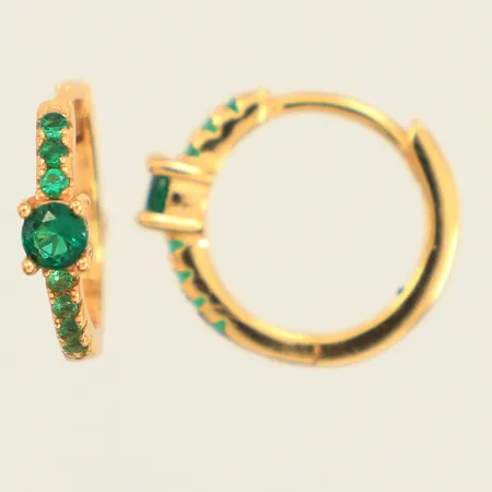 Ett par örhängen, gröna stenar, Ø12,5mm, 925/1000 silver  Vikt: 1,6 g