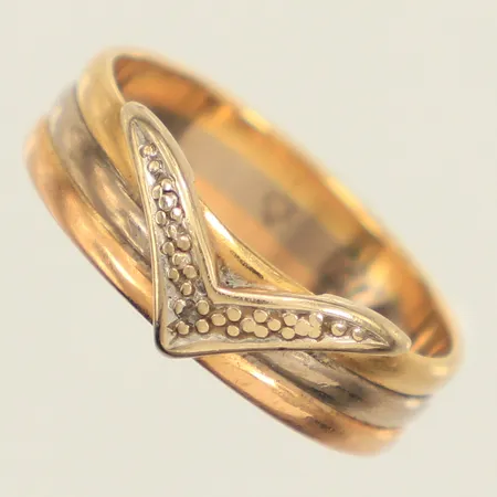 Ring, stl 15¾, bredd 5,5mm, tvåfärgad, 18K  Vikt: 2,9 g
