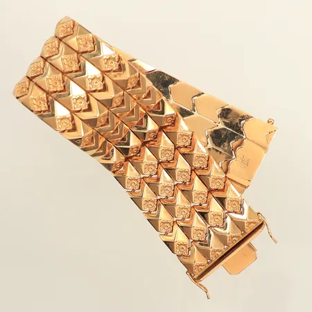 Armband, längd 19cm, bredd 29mm, 18K Vikt: 57,9 g