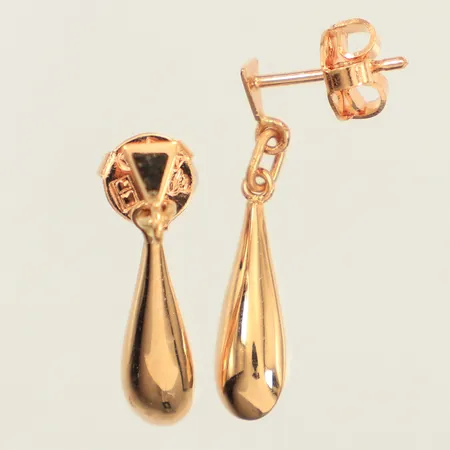 Ett par örhängen, längd 22mm, 4,4mm, 18K Vikt: 1,5 g