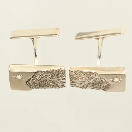 Ett par manschettknappar, vita stenar, 18x12mm, 835/1000 silver Vikt: 6,1 g