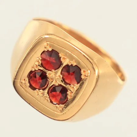 Ring, röda stenar, stl 17¼, bredd 4,2-13,1mm, Hallbergs Guldsmeds Ab C G, år 1966, 18K Vikt: 4,4 g