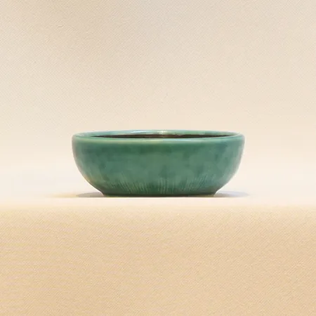 Skål, Argenta A25, Wilhelm Kåge för Gustavsberg, nr 1, Ø 6cm, höjd ca 1,5cm, stengods, grön glasyr, målad silverdekor 