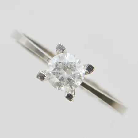 Ring, vit sten, stl 17, bredd 1-5,5mm, vitguld, 18K Vikt: 1,8 g