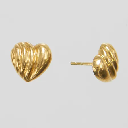 Ett par örhängen hjärtan, Ø 8,5mm, skev stift, saknar stopper, 18K Vikt: 0,7 g